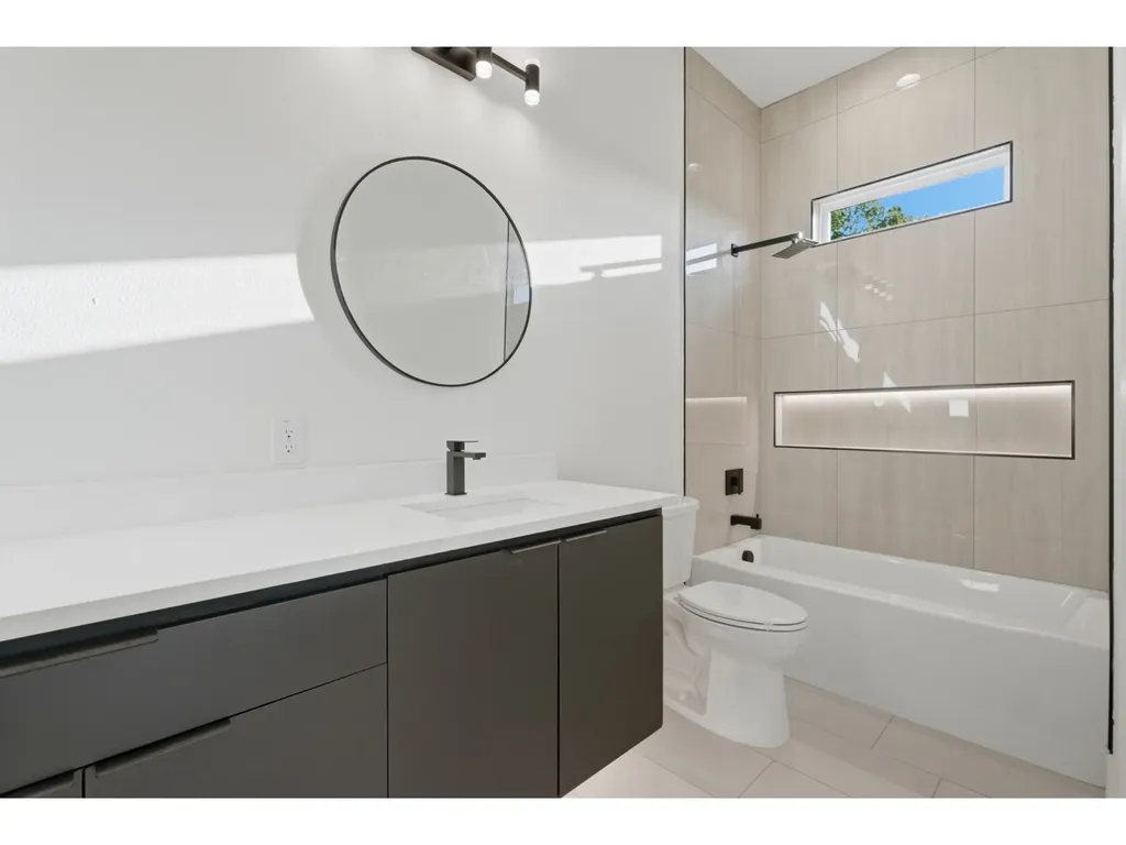 1810 Bickers Street Dallas TX 75212
