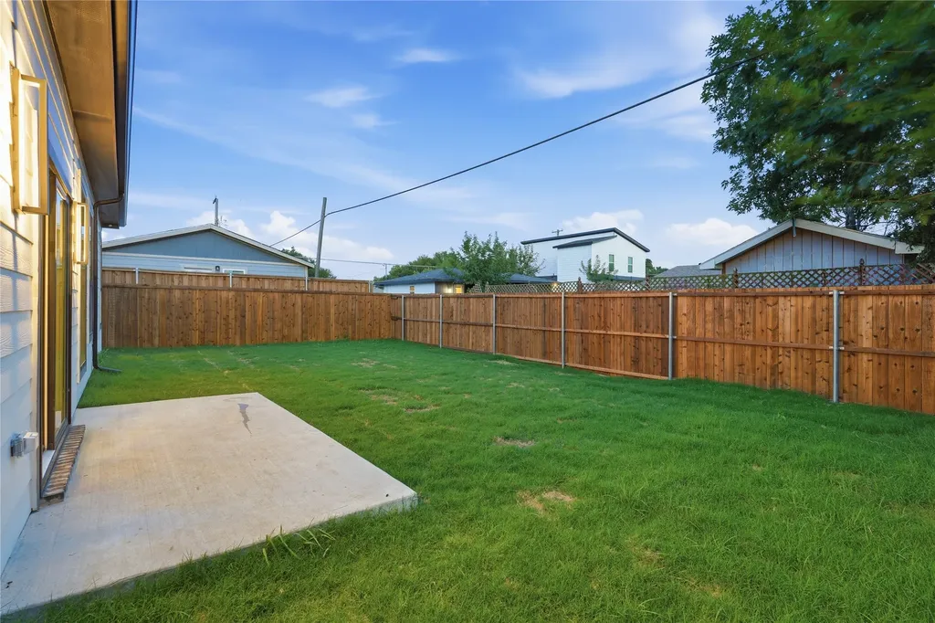 1810 Bickers Street Dallas TX 75212