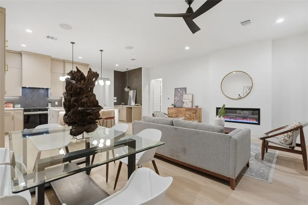 1810 Bickers Street Dallas TX 75212
