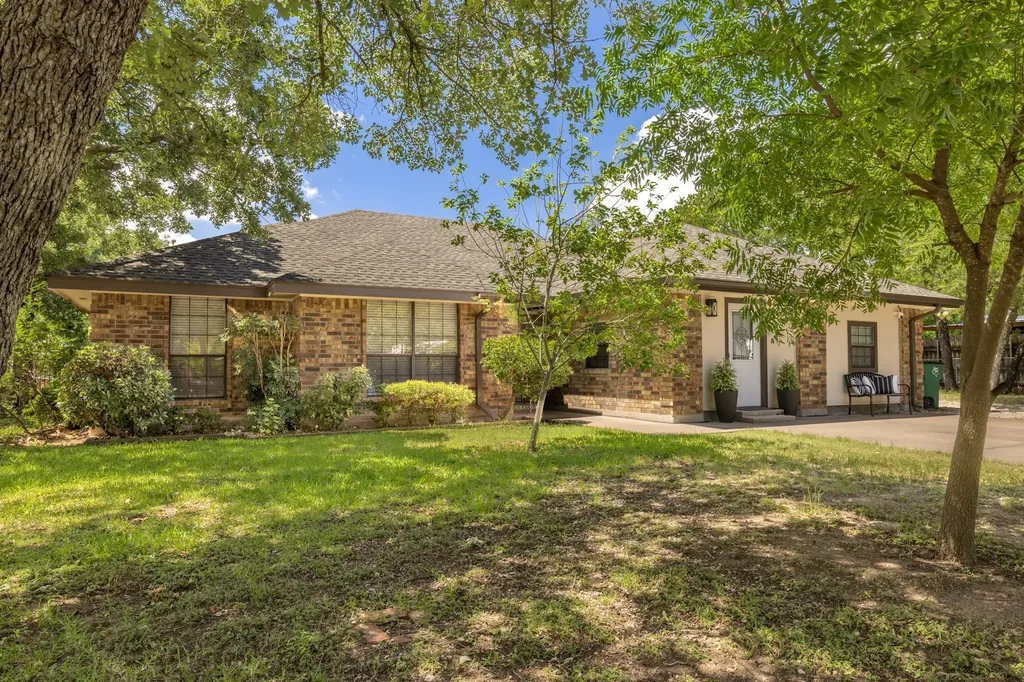 1705 Alamo Court Clyde TX 79510