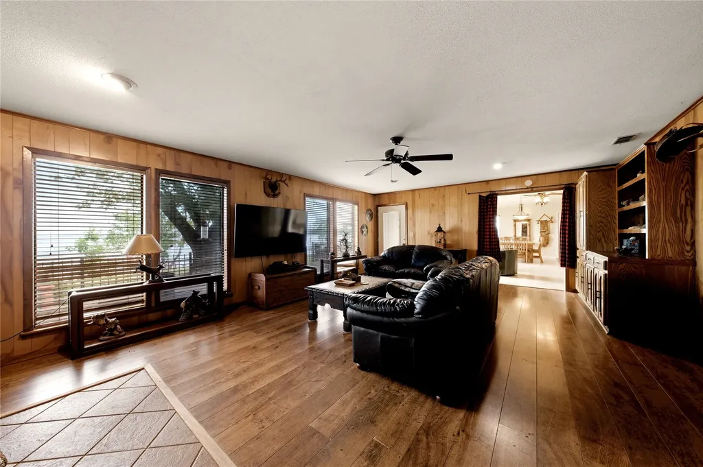 21282 Southwind Drive Chandler TX 75758