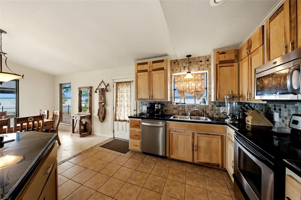 21282 Southwind Drive Chandler TX 75758