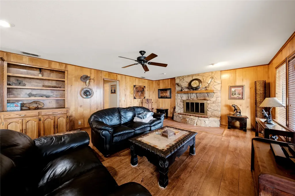 21282 Southwind Drive Chandler TX 75758