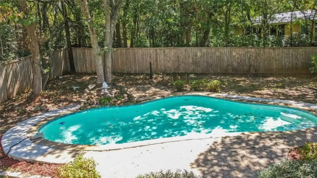 1914 Emerson Lane Denton TX 76209