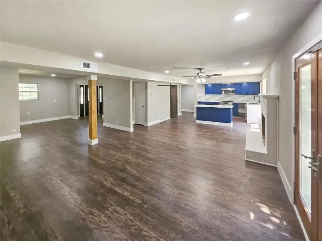 1914 Emerson Lane Denton TX 76209