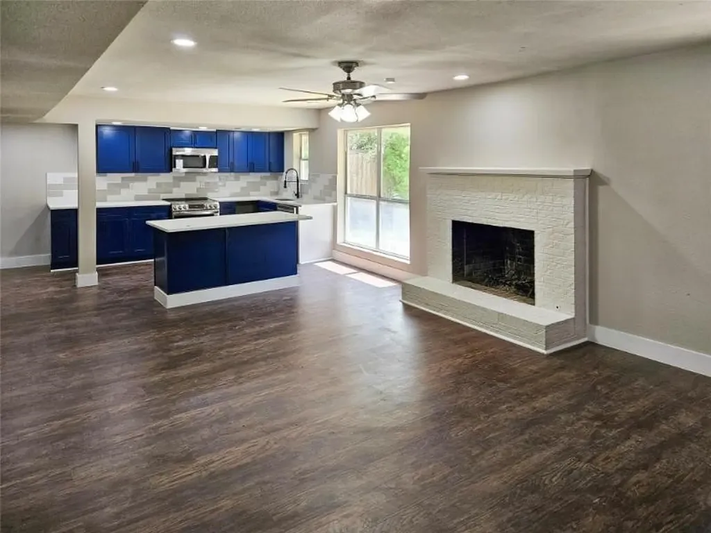 1914 Emerson Lane Denton TX 76209