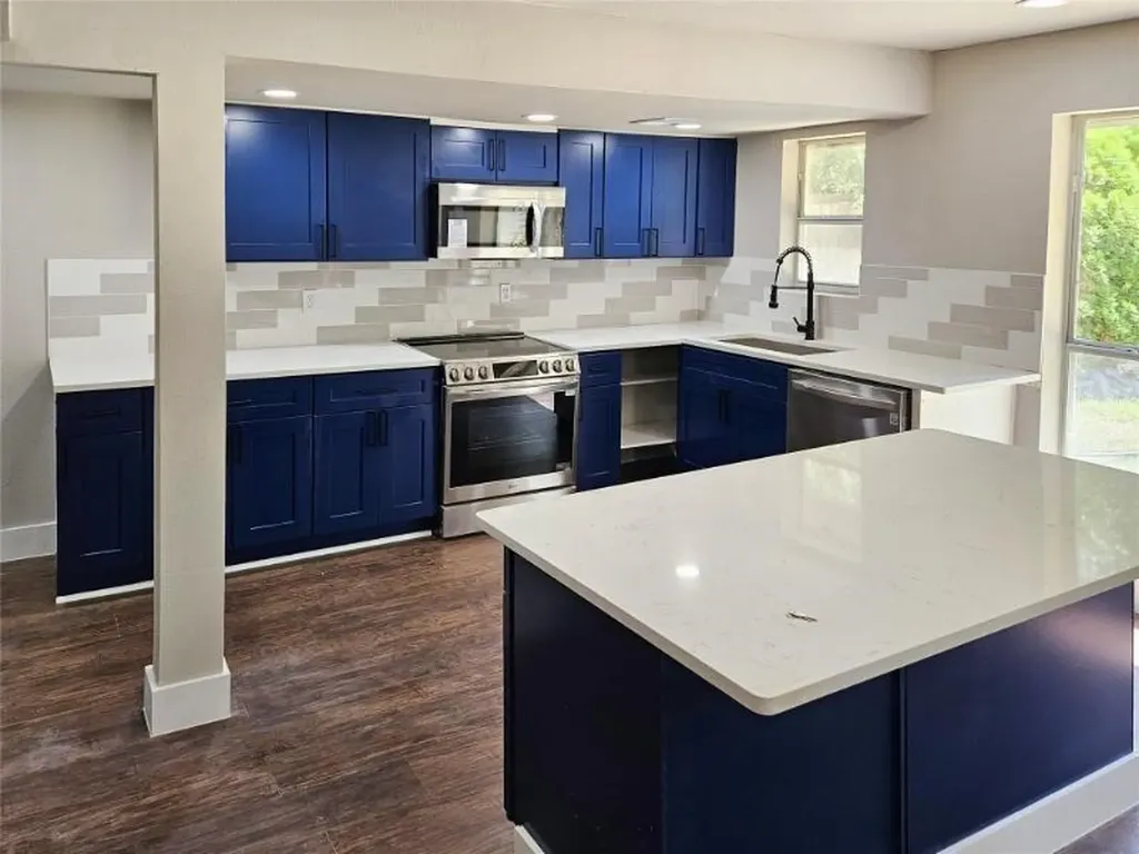 1914 Emerson Lane Denton TX 76209