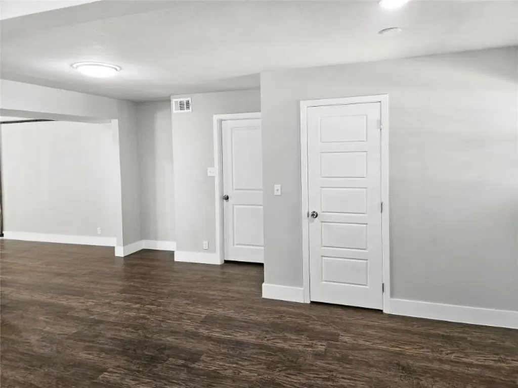 1914 Emerson Lane Denton TX 76209