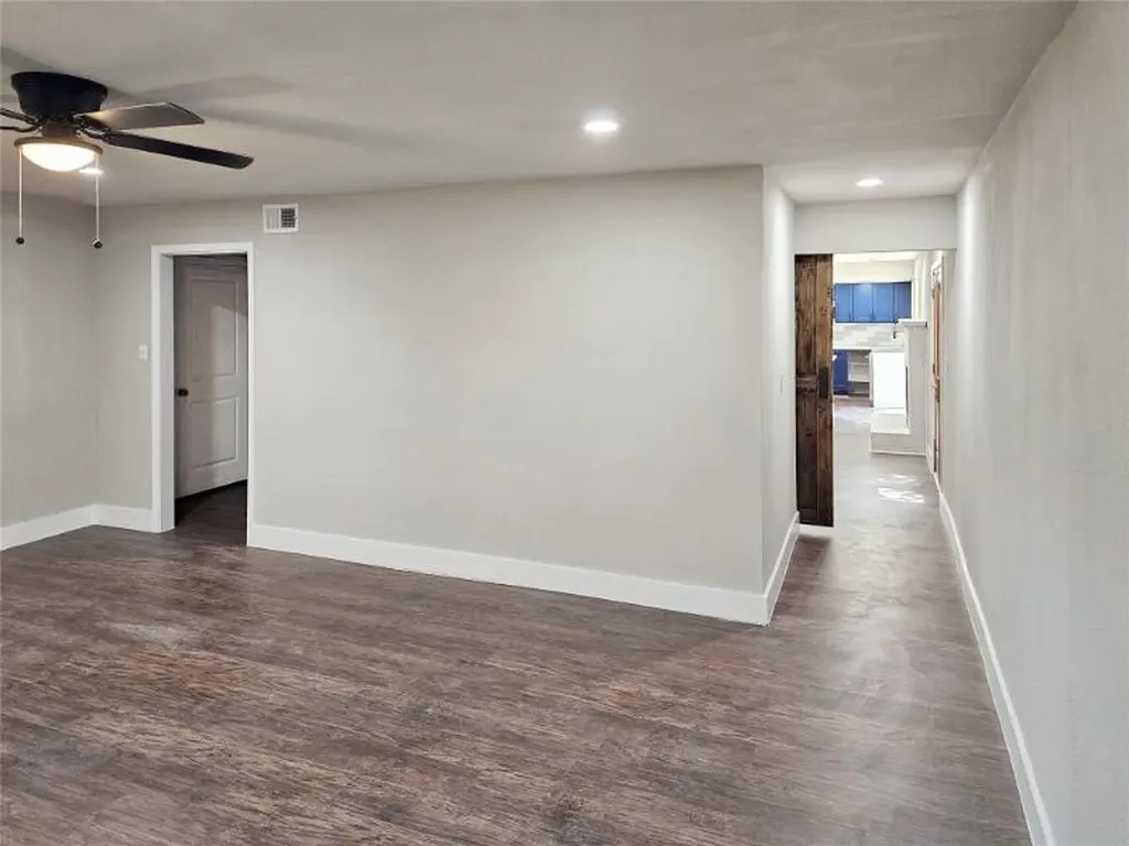 1914 Emerson Lane Denton TX 76209
