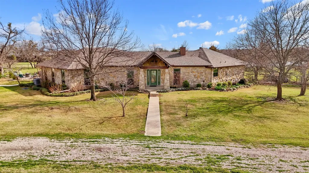9711 Jim Christal Road Krum TX 76249
