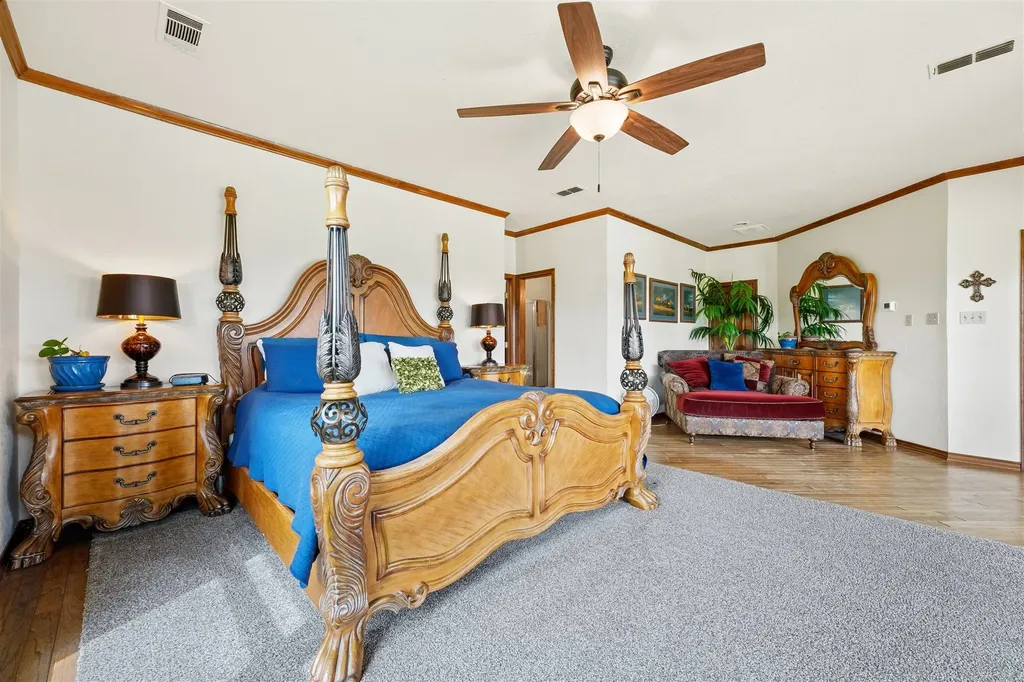 9711 Jim Christal Road Krum TX 76249