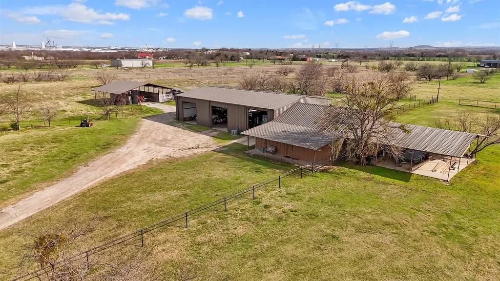 9711 Jim Christal Road Krum TX 76249