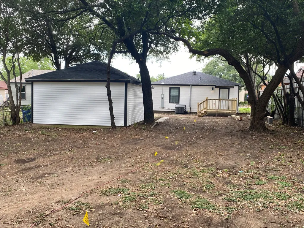 2211 W Illinois Avenue Dallas TX 75224