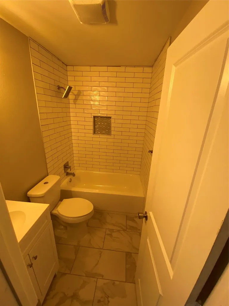2211 W Illinois Avenue Dallas TX 75224