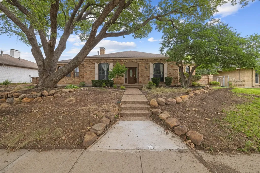 1527 Estates Way Carrollton TX 75006