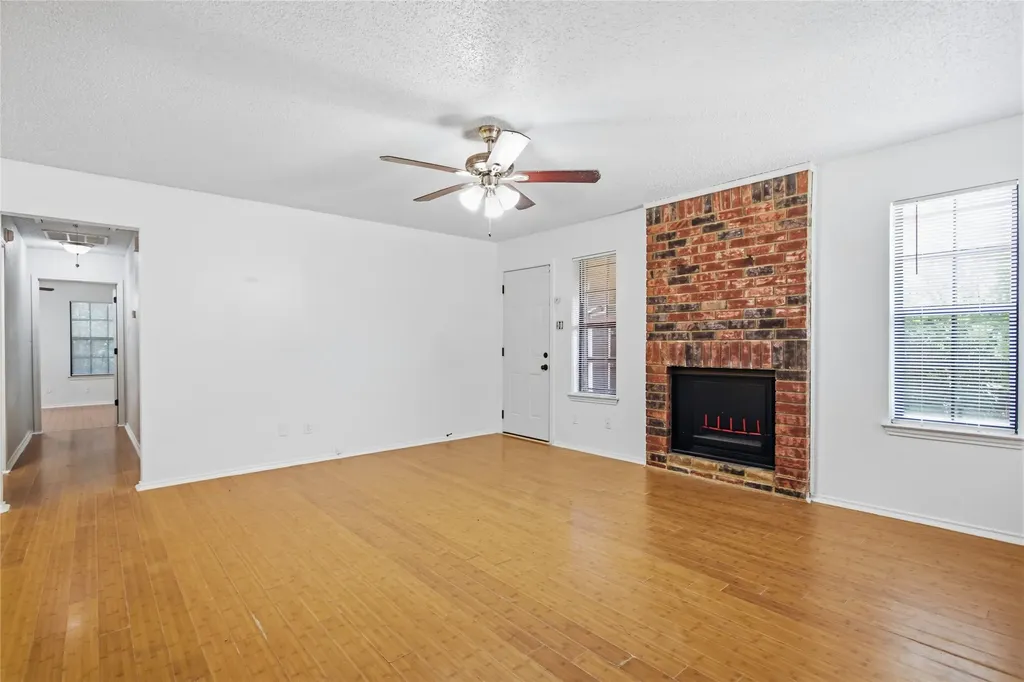 2022 Minnie Drive Arlington TX 76012
