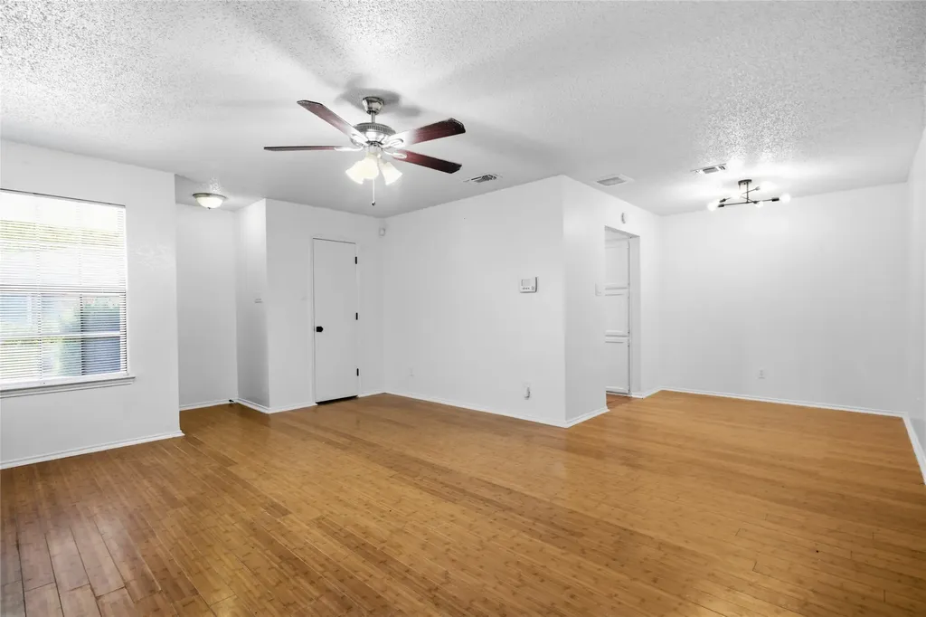2022 Minnie Drive Arlington TX 76012