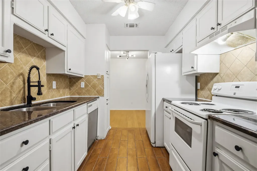 2022 Minnie Drive Arlington TX 76012