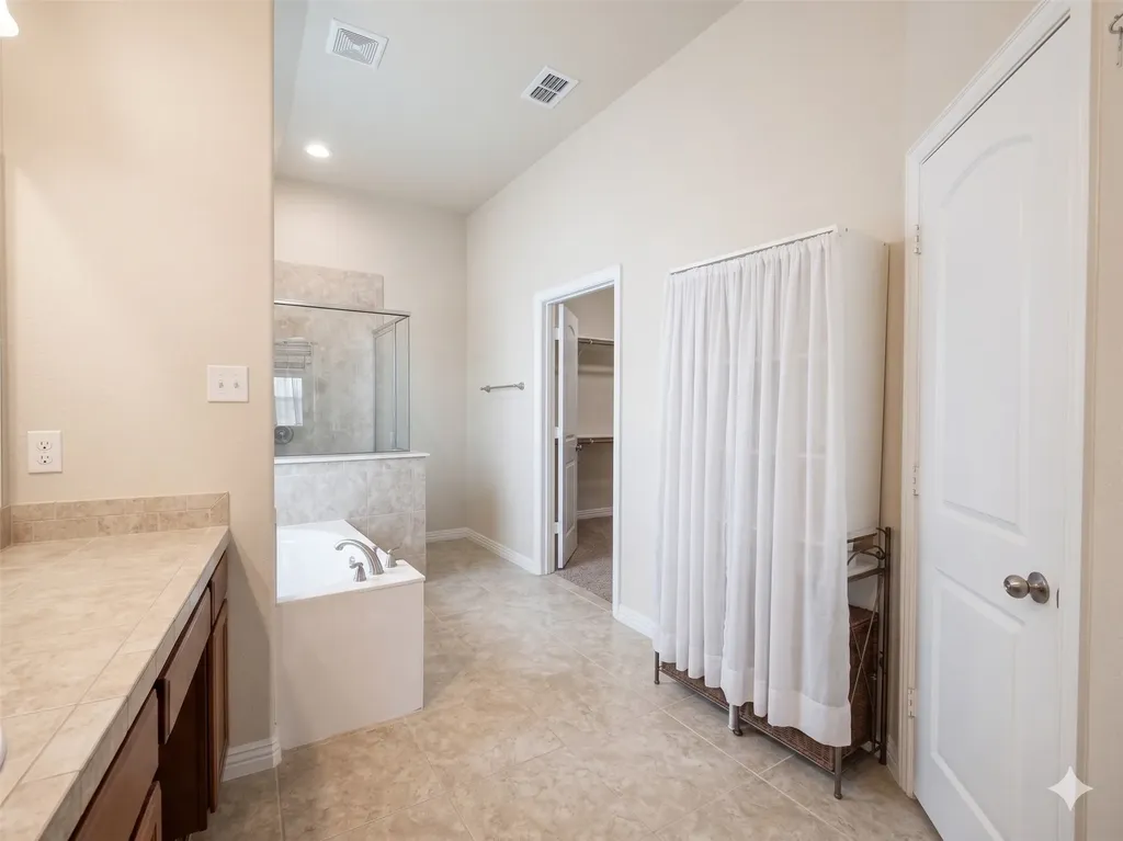 2956 Salina Drive Grand Prairie TX 75054