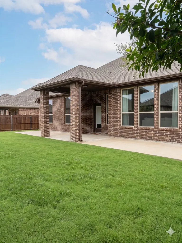 2956 Salina Drive Grand Prairie TX 75054