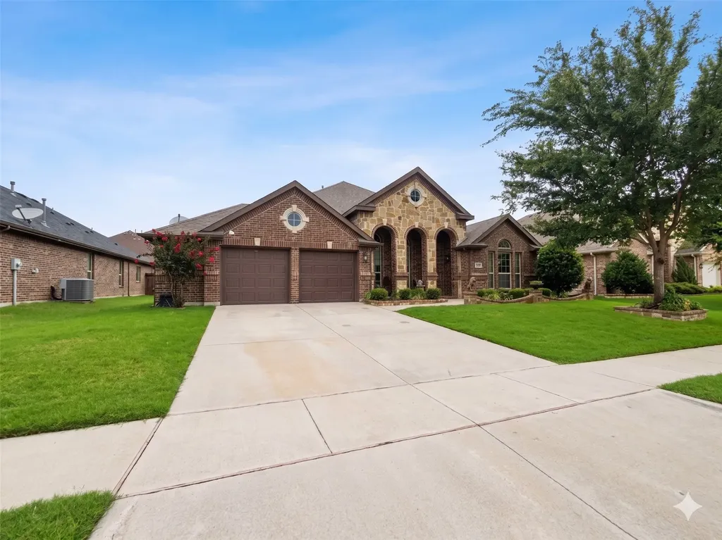 2956 Salina Drive Grand Prairie TX 75054