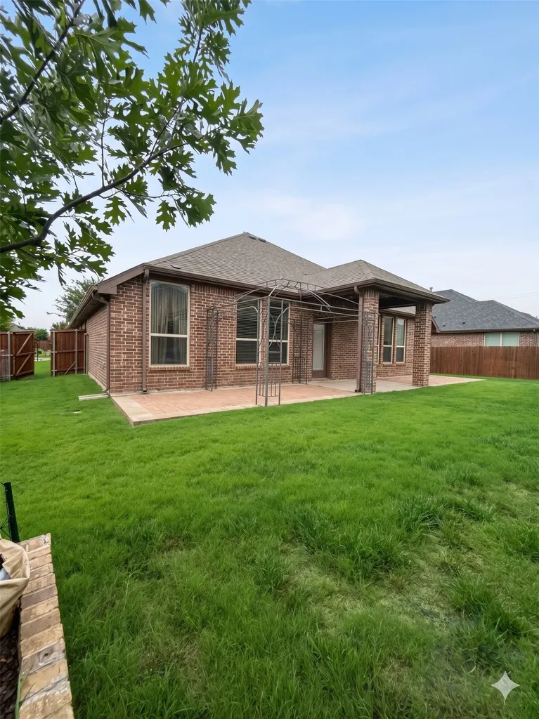 2956 Salina Drive Grand Prairie TX 75054