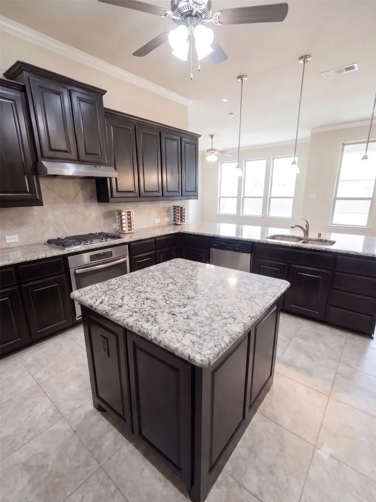 2956 Salina Drive Grand Prairie TX 75054