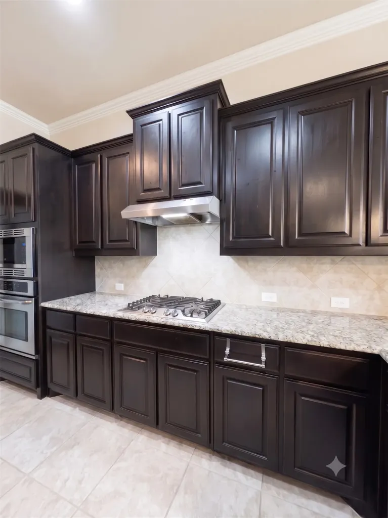 2956 Salina Drive Grand Prairie TX 75054