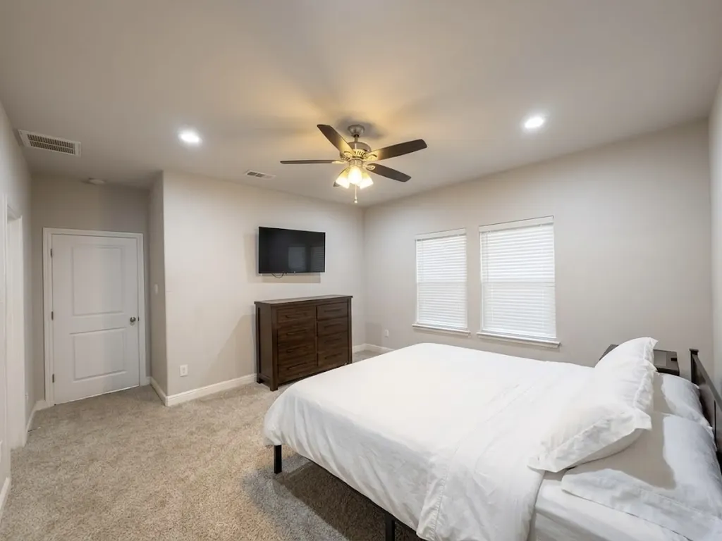2655 Jennings Avenue Dallas TX 75216