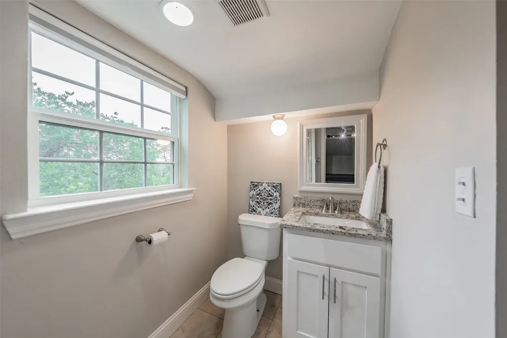 2517 Country Place Carrollton TX 75006