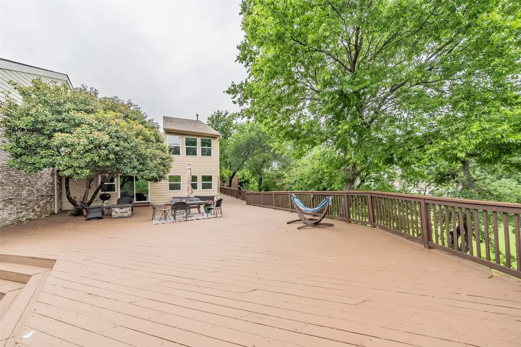 2517 Country Place Carrollton TX 75006