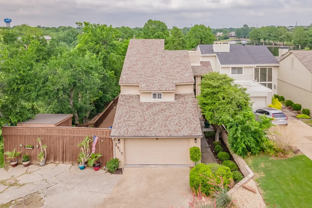 2517 Country Place Carrollton TX 75006
