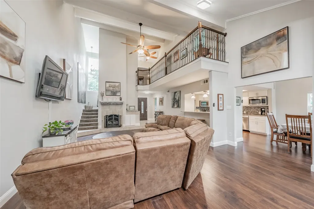 2517 Country Place Carrollton TX 75006