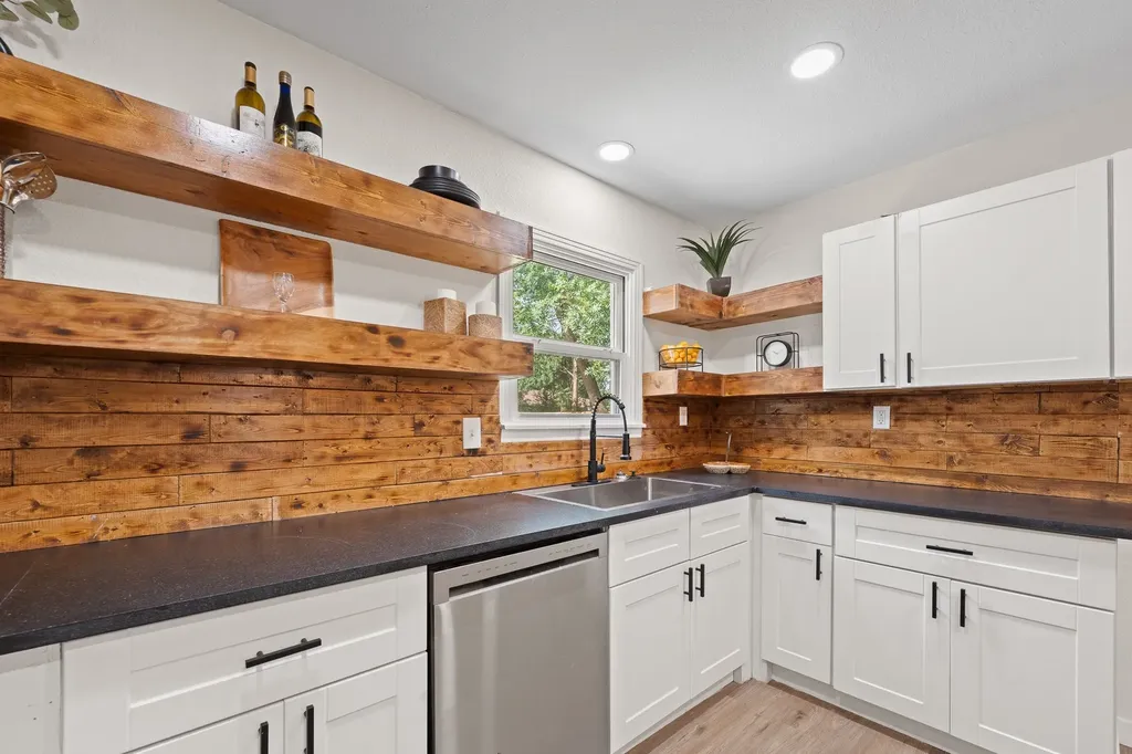 5749 Aton Avenue Westworth Village TX 76114