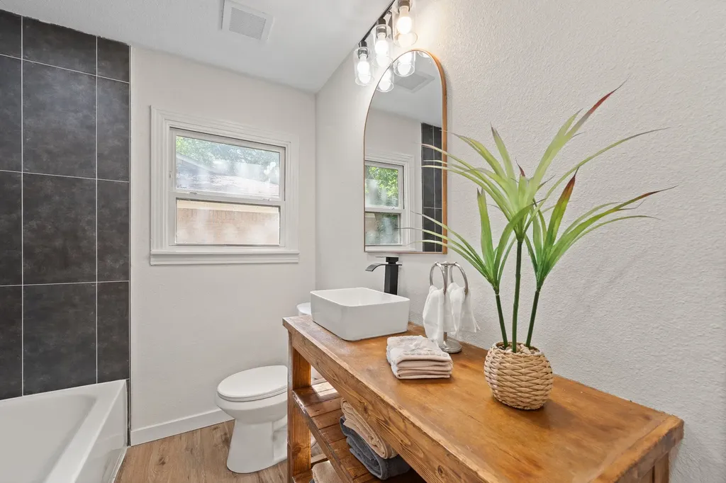 5749 Aton Avenue Westworth Village TX 76114
