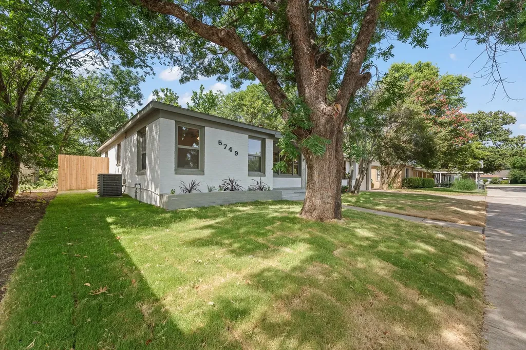 5749 Aton Avenue Westworth Village TX 76114