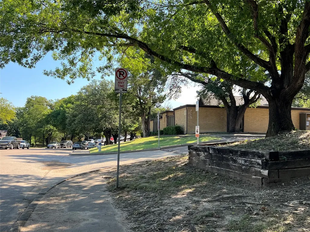 4612 Country Creek Drive Dallas TX 75236