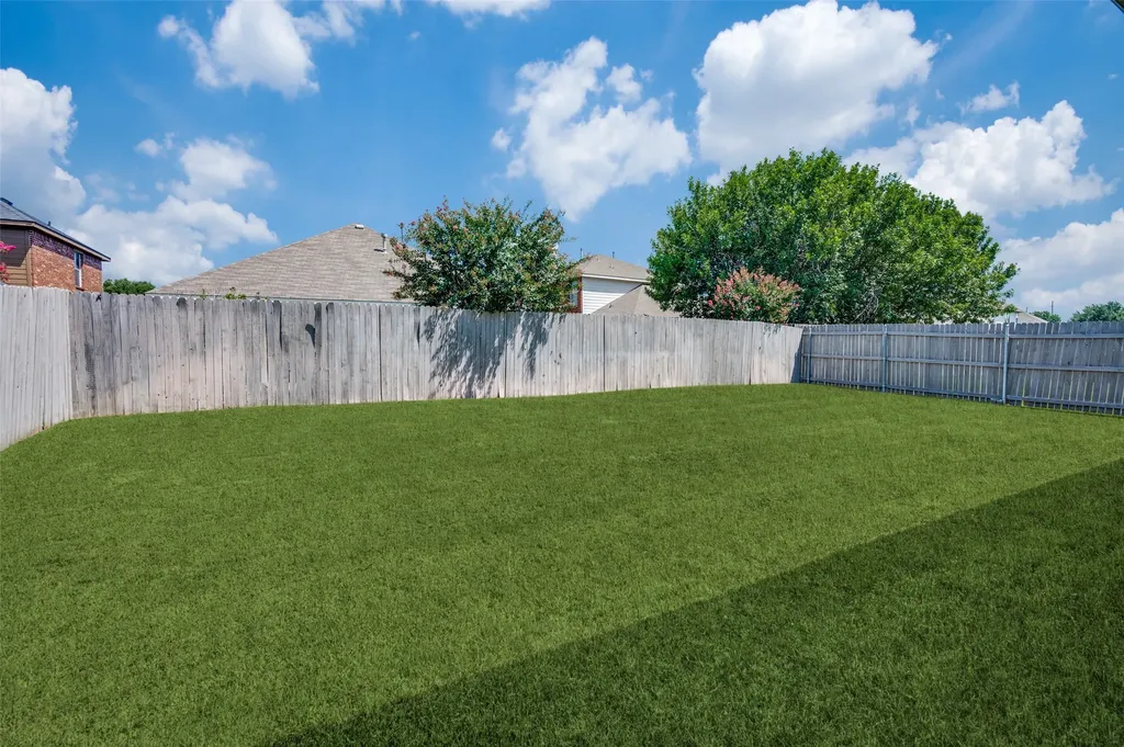 3208 Serpis Grand Prairie TX 75054