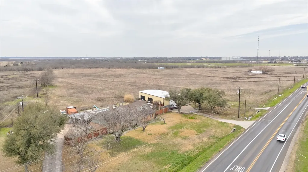 3674 E State Highway 243 Kaufman TX 75142