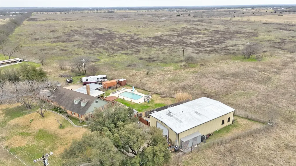 3674 E State Highway 243 Kaufman TX 75142