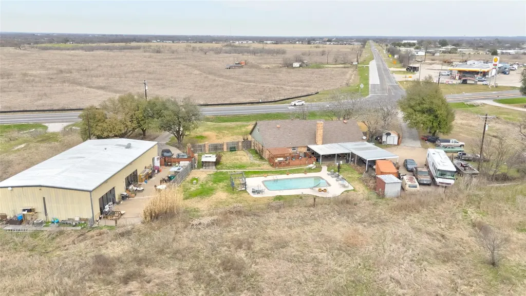 3674 E State Highway 243 Kaufman TX 75142