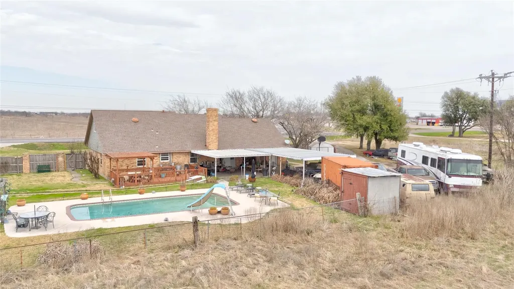 3674 E State Highway 243 Kaufman TX 75142