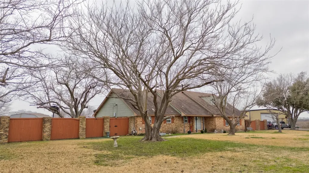 3674 E State Highway 243 Kaufman TX 75142