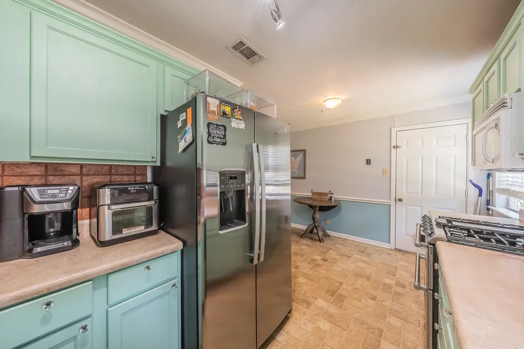 1904 Friar Tuck Drive Arlington TX 76013