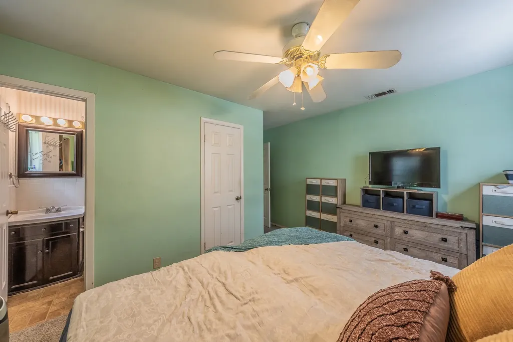 1904 Friar Tuck Drive Arlington TX 76013