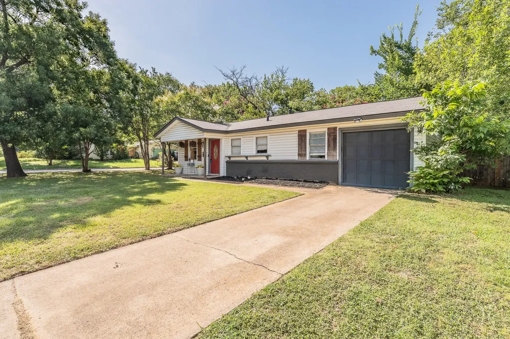 1904 Friar Tuck Drive Arlington TX 76013
