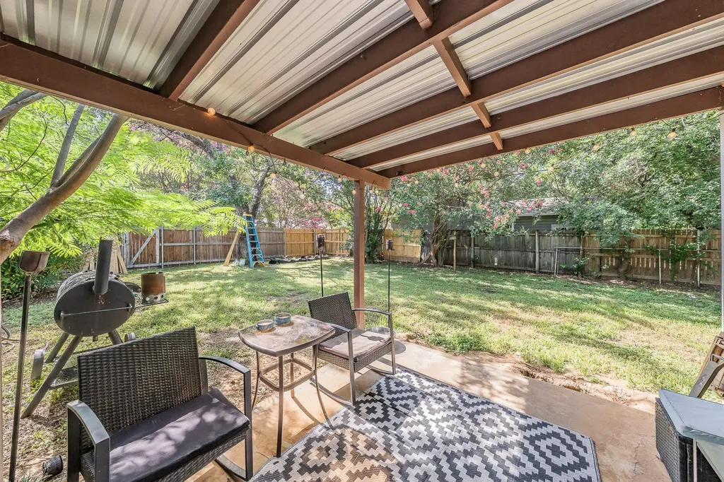 1904 Friar Tuck Drive Arlington TX 76013