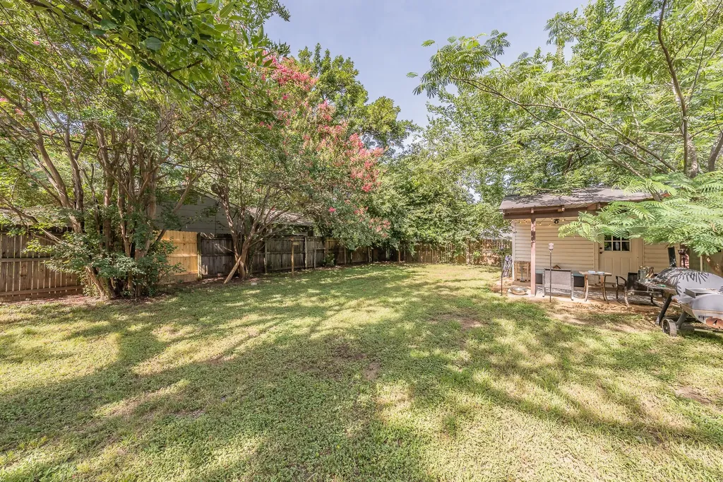 1904 Friar Tuck Drive Arlington TX 76013
