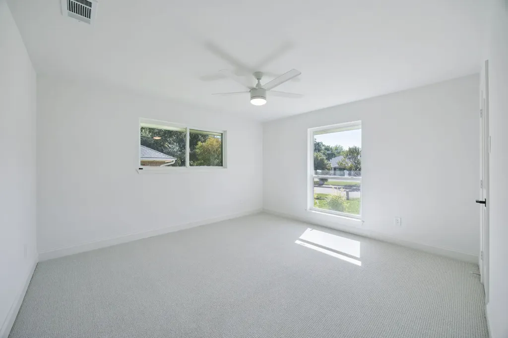 4331 Laren Lane Dallas TX 75244