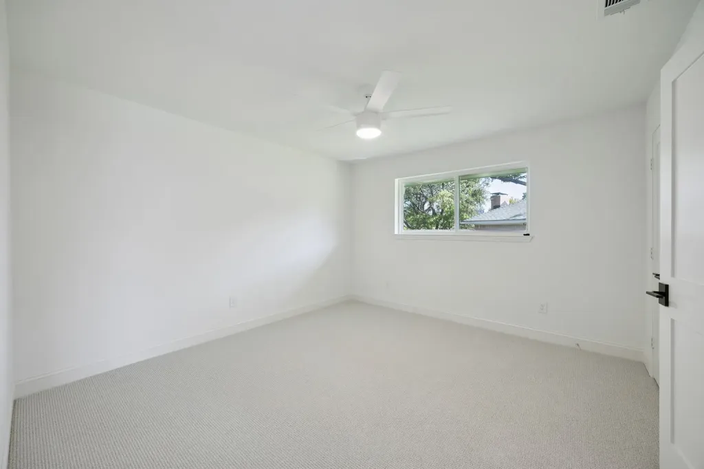 4331 Laren Lane Dallas TX 75244